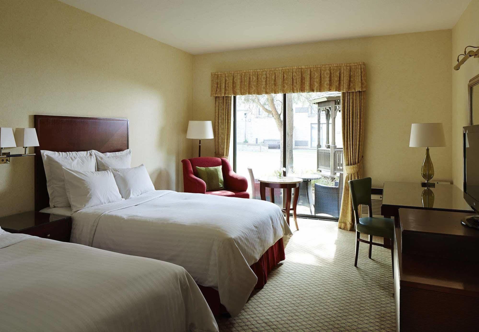 Delta Hotels By Marriott Cheshunt Broxbourne Ngoại thất bức ảnh