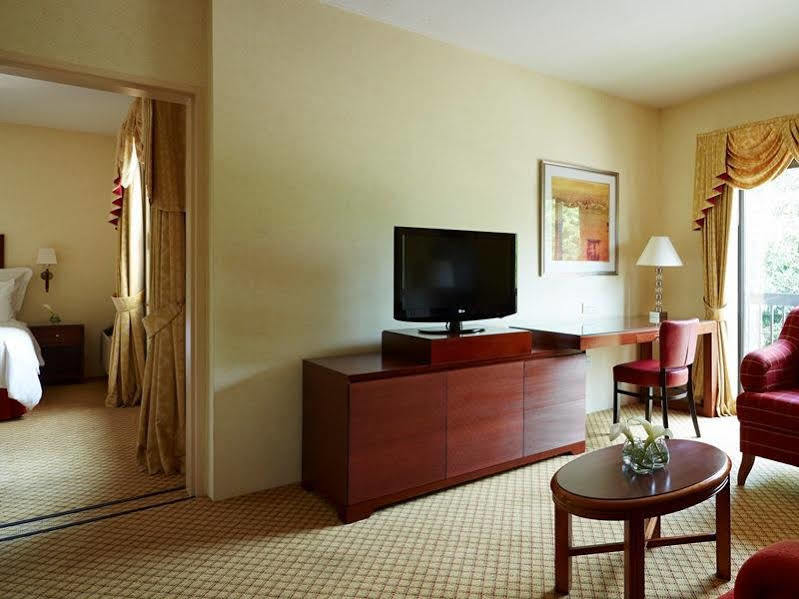 Delta Hotels By Marriott Cheshunt Broxbourne Ngoại thất bức ảnh
